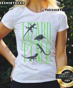 Awesome lizard soaking up the sun on a vibrant ladies tee, perfect for outdoor adventures and sunny days.