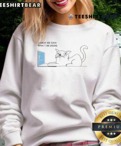 Funny cat in a 'I Have No Idea What I'm Doing' sweatshirt with Windows error message, perfect for cat lovers and tech enthusiasts.