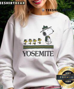 Alt Text: Vintage Happy Snoopy Yosemite sweatshirt featuring a cheerful Snoopy graphic against a classic backdrop.
