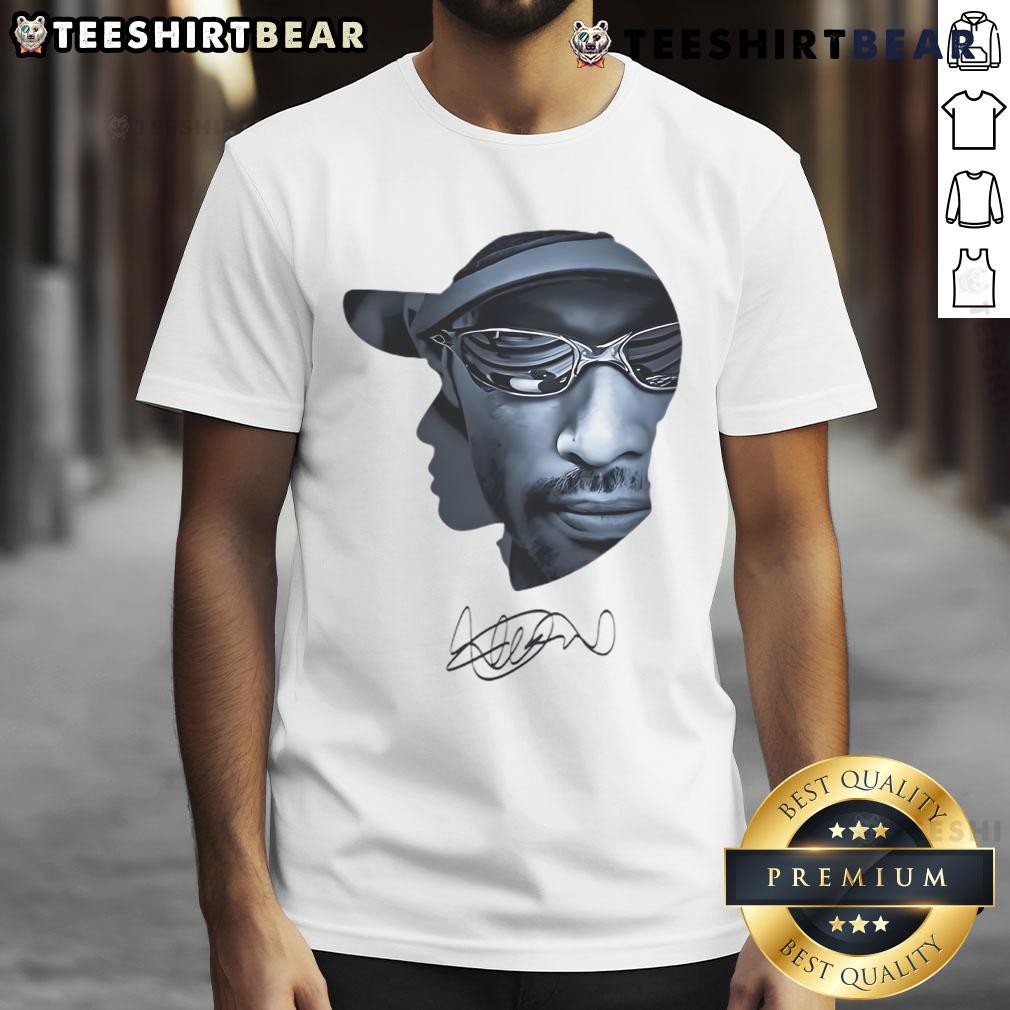 Awesome Ichiro Suzuki sunglasses art signature T-shirt featuring a vibrant design celebrating the baseball legend.