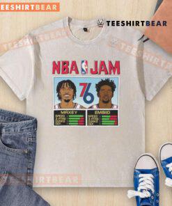 Alt Text: Top Philadelphia 76ers NBA Jam Maxey and Embiid washed t-shirt, featuring vibrant graphics of star players.