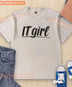 Nice That's Showbiz Baby It Girl washed t-shirt featuring a trendy design, perfect for casual chic outfits.