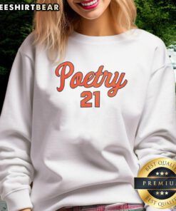 Syracuse Orange men's basketball sweatshirt showcasing team spirit and comfort for fans and players alike.