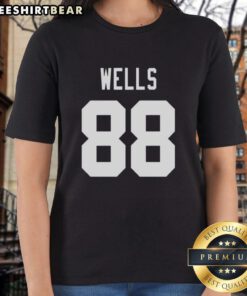 Alt Text: Stylish New York Giants Juice Wells 88 ladies tee featuring team colors and logo for passionate fans.