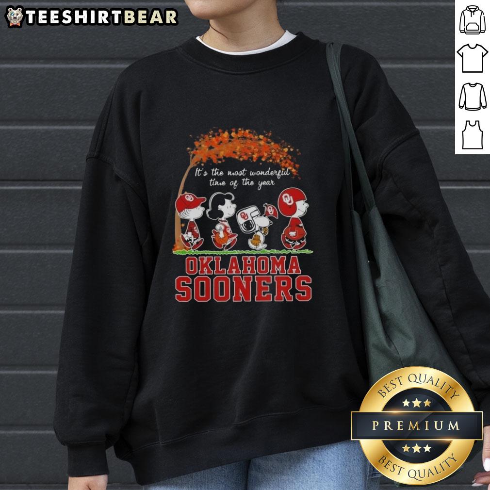 Premium Oklahoma Sooners X Peanuts Snoopy and Friends autumn sweatshirt celebrating the most wonderful time of the year.