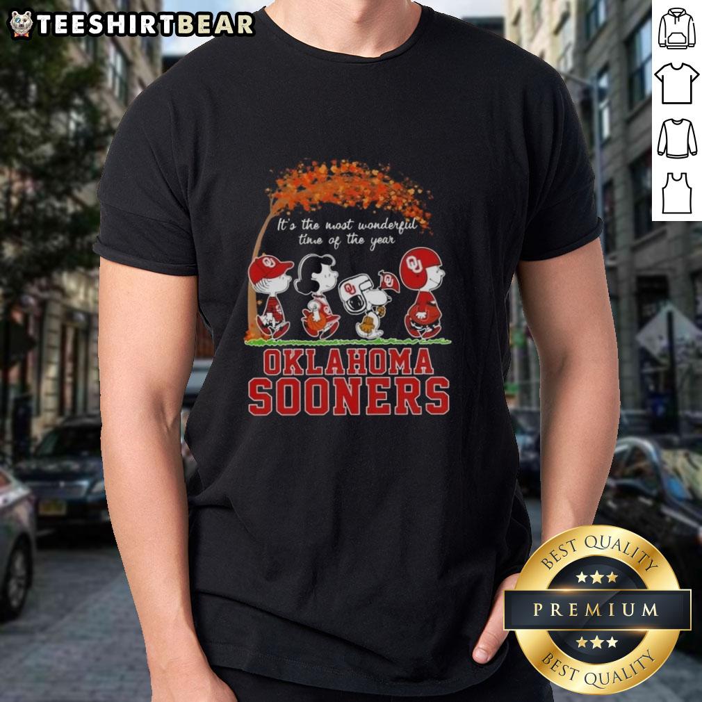 Premium Oklahoma Sooners X Peanuts Snoopy And Friends autumn t-shirt featuring festive design celebrating the season.