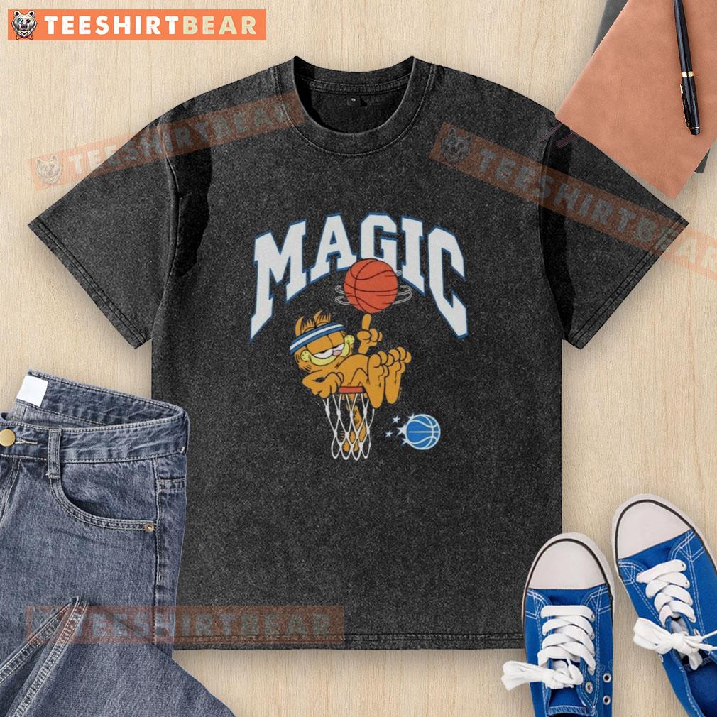 Premium Orlando Magic X Garfieid washed t-shirt featuring vibrant team colors and a stylish, relaxed fit.