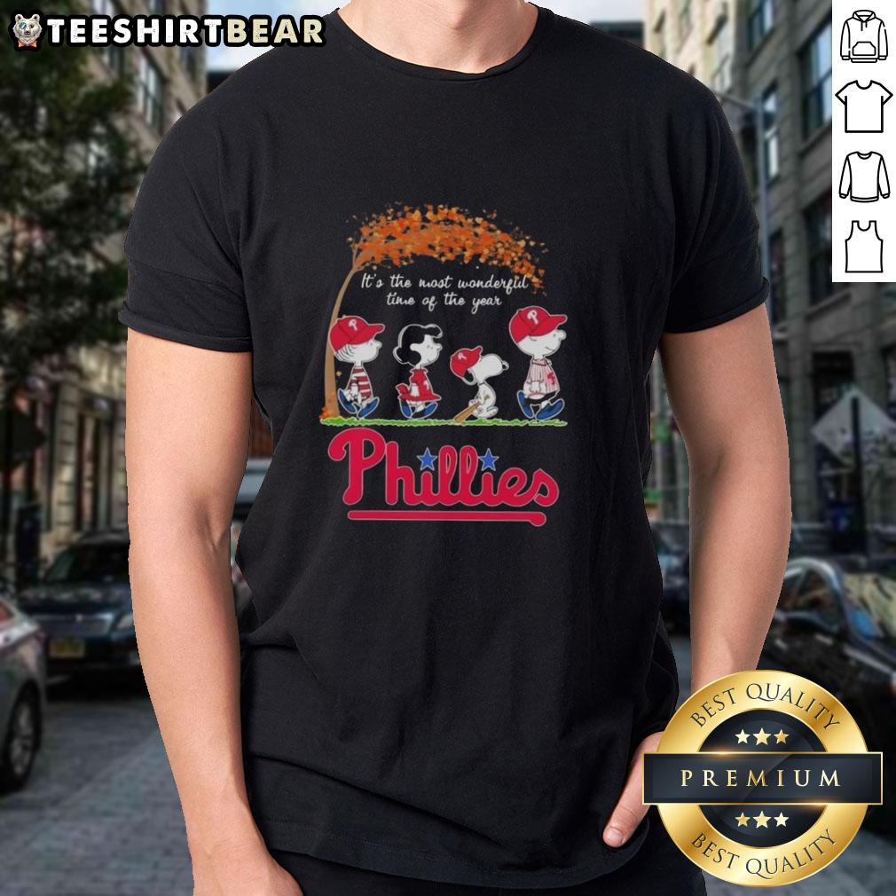Premium Philadelphia Phillies X Peanuts Snoopy and Friends autumn t-shirt celebrating the joy of baseball season.