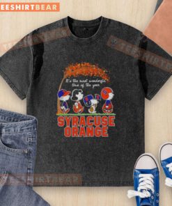 Premium Syracuse Orange X Peanuts Snoopy and Friends autumn t-shirt featuring a festive seasonal design.
