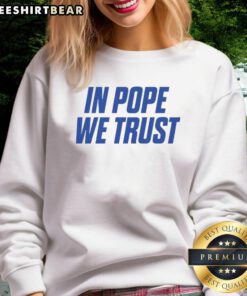 Top In Pope We Trust Kentucky Wildcats sweatshirt featuring bold graphics and a cozy design for fans.