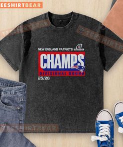 Alt Text: Awesome New England Patriots Champs Divisional Round 2025-26 washed t-shirt showcasing team pride and style.