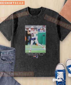 Pretty Drake Maye New England Patriots NFL Week 17 washed t-shirt featuring vibrant team colors and stylish design.