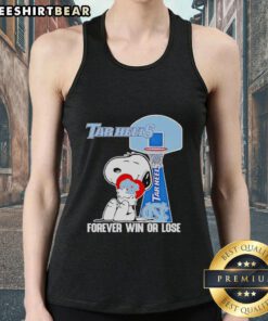 Premium Peanuts Snoopy Forever Win or Lose North Carolina Tar Heels basketball tank top for fans and athletes.