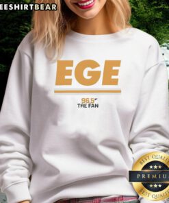 Alt Text: Cozy Kansas City Chiefs football sweatshirt featuring the Pretty Ege 965 design, perfect for game day.