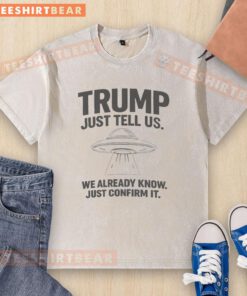 Pretty Trump UFO washed t-shirt featuring a vibrant design, perfect for fans of unique graphic tees and alien enthusiasts.
