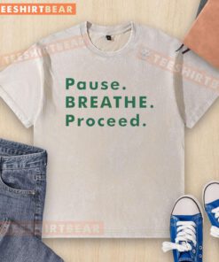 Alt Text: Top Pause Breathe Proceed washed t-shirt in soft cotton, featuring a stylish design perfect for casual wear.