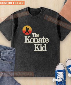 Top The Konate Kid washed t-shirt featuring a vibrant design, perfect for fans of stylish casual wear.