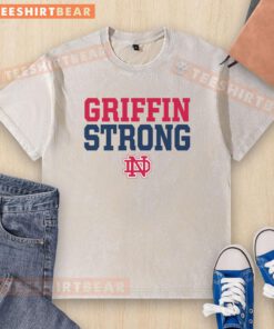 Alt Text: Top Griffin Strong washed t-shirt in a stylish design, perfect for casual wear and showcasing confidence.