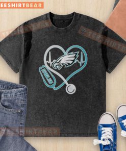 Top Nurse Heartbeat X Philadelphia Eagles Logo Washed T-Shirt featuring a stylish design for nursing fans and football lovers.