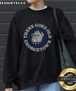 Vintage Georgetown Basketball sweatshirt featuring classic design, perfect for sports fans and retro apparel lovers.