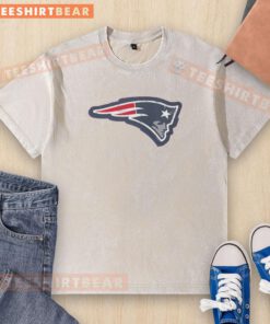 Alt Text: Good New England Patriots Rivet Logo Washed T-Shirt featuring a vintage design and team colors.