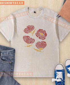 Nice red poppy floral design on a 'Fk Trump' washed t-shirt, perfect for casual wear and bold statements.