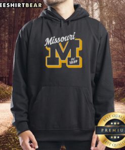 Vintage Missouri hoodie established 1839, showcasing state pride with classic design and comfortable fit.