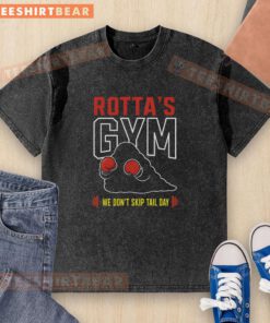 Awesome Rottas Gym 'We Don't Skip Tail Day' washed t-shirt featuring a fun design for dog lovers and gym enthusiasts.