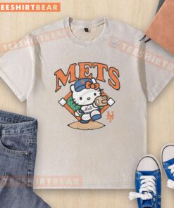 Cute Hello Kitty X New York Mets throw washed t-shirt featuring a playful design perfect for fans and collectors.
