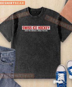 Top Swiss Ice Hockey 'Unus Pro Omnibus, Omnes Pro Uno' red washed t-shirt showcasing team spirit and style.